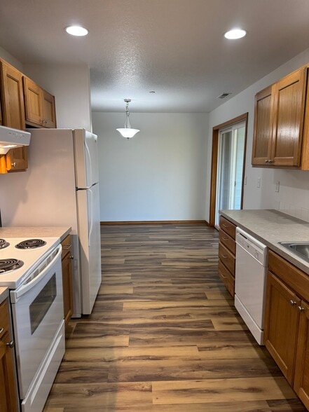 Building Photo - 400 E Washington St