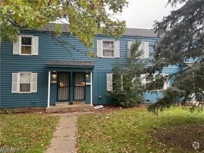 Building Photo - 922-924 N Central Dr