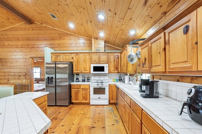 Building Photo - 1700 Co Rd 270