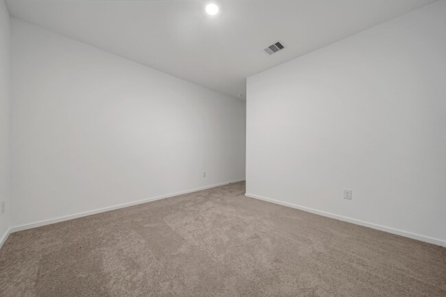 Building Photo - 25625 Rose Creek Dr