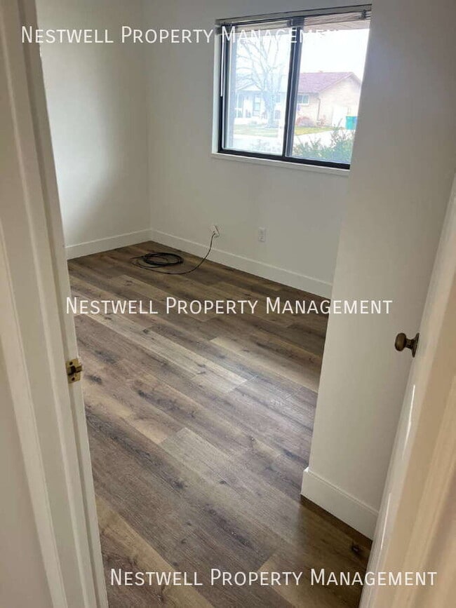 Building Photo - 893 W 1500 N St