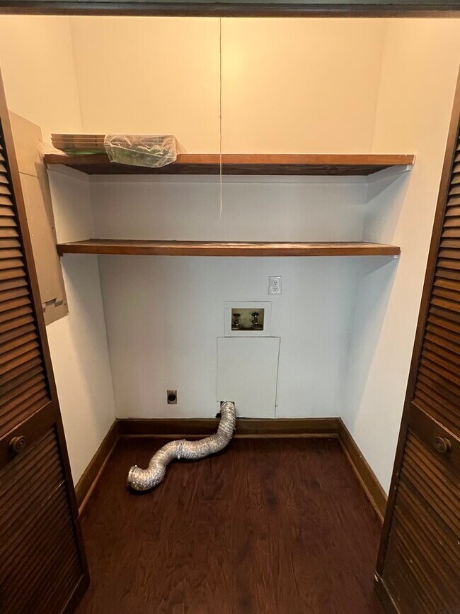 Building Photo - 206 Woodburn Club Ln