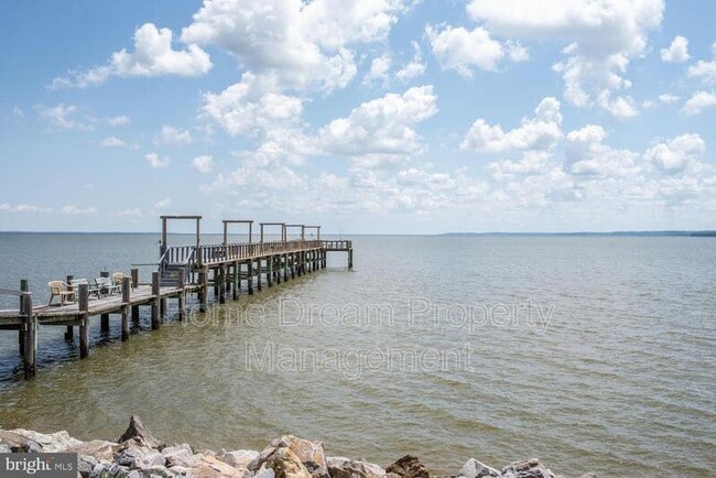 Building Photo - 961 Bryant Ave