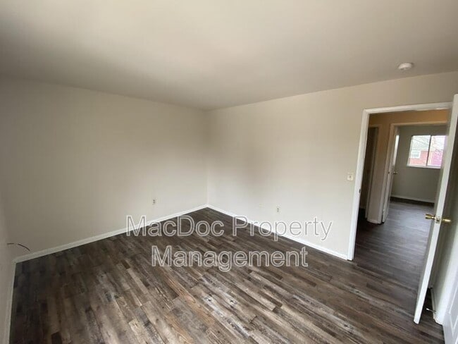 Building Photo - 928 Bellows Ave