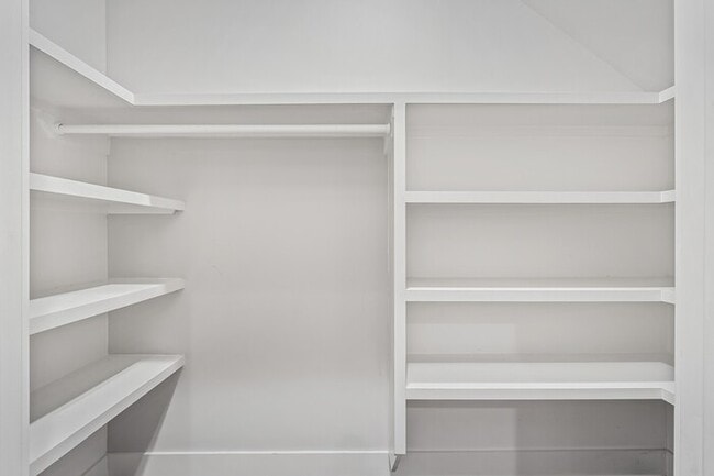 Building Photo - 501B Waycross Dr