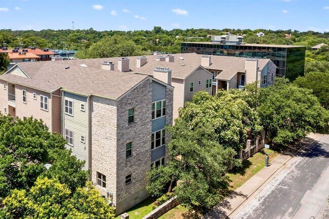 Building Photo - 2414 Longview St