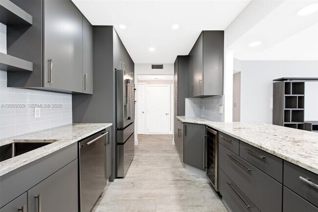 Building Photo - 3700 Galt Ocean Dr