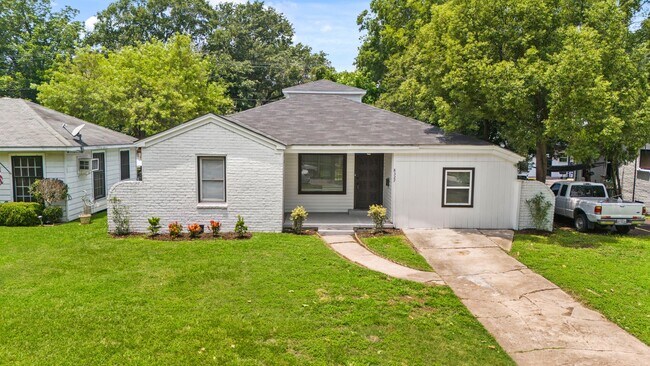 Building Photo - 8327 Bonner Dr