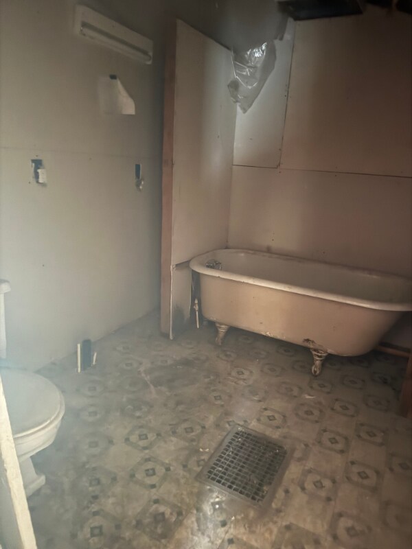 Building Photo - 502 S Broadway St