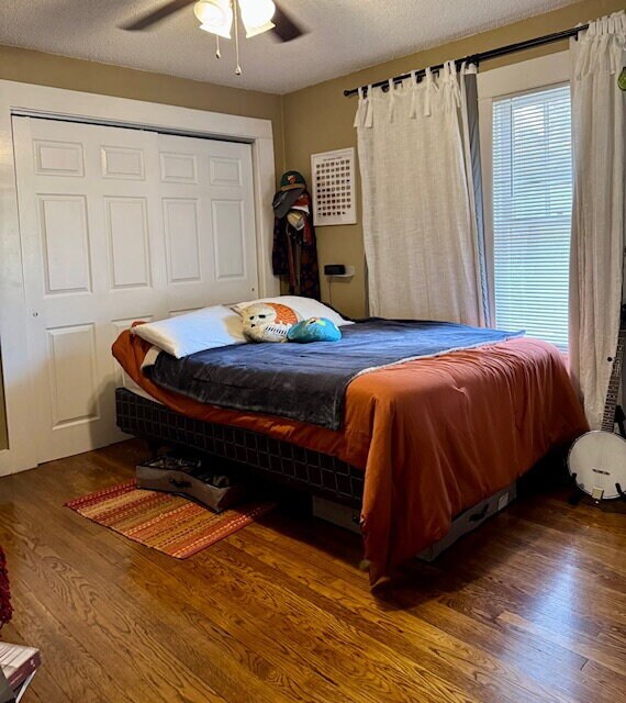 Building Photo - Charming Duplex Very Close To Tech!