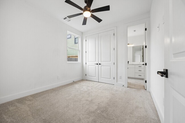 Building Photo - 424 Sikes St
