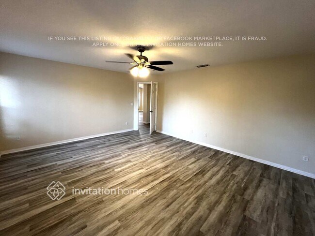 Building Photo - 391 SW Millard Dr