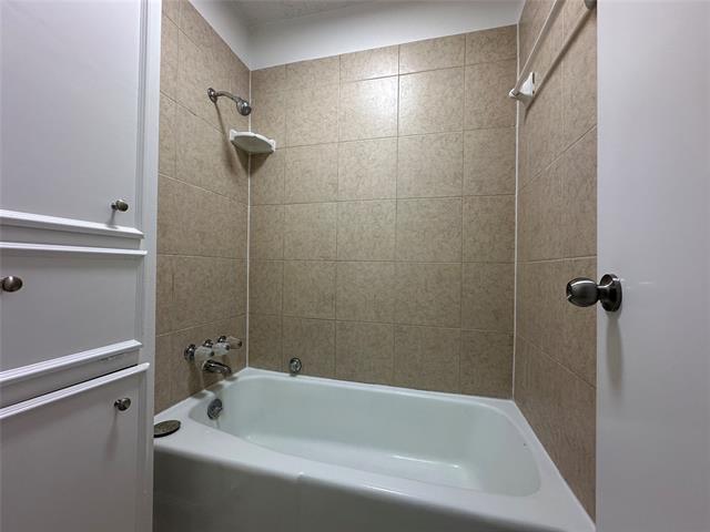 Building Photo - 306 Towne House Ln