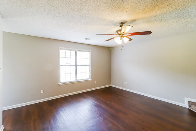 Building Photo - 7133 Butterfly Dr