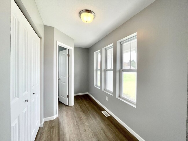 Building Photo - Four Bedroom Home in Fruitport