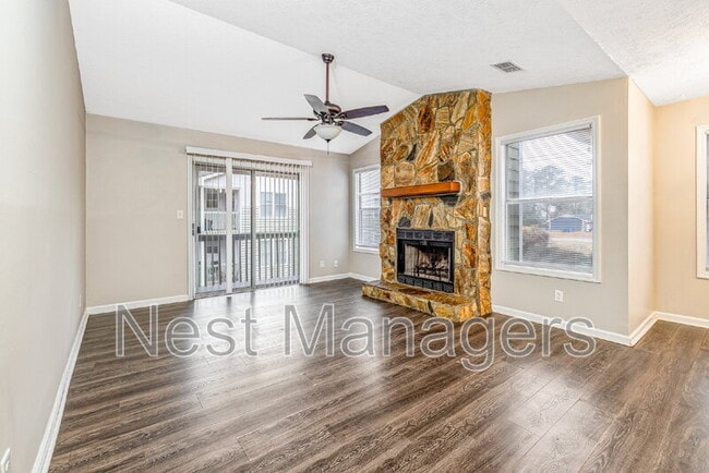 Building Photo - 6813 Willowbrook Dr