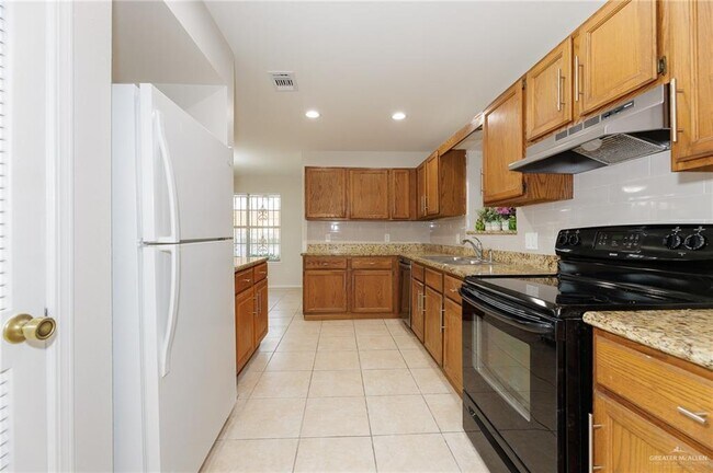 Building Photo - 27 El Rancho Rd