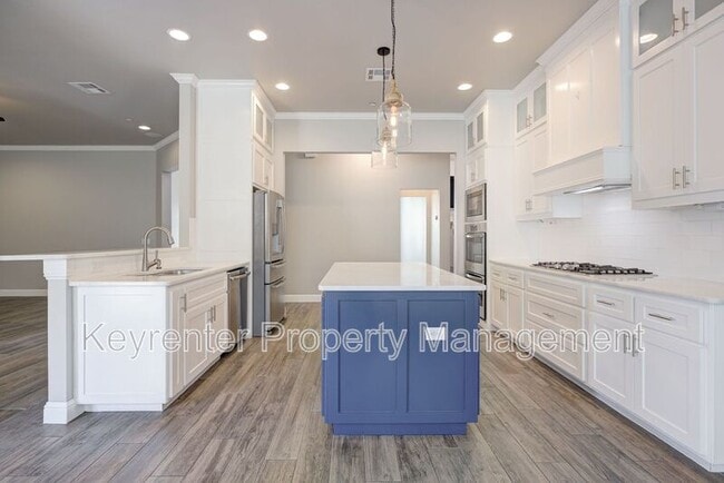 Building Photo - 15121 SE 56th St