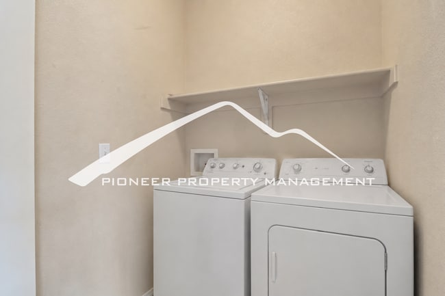 Building Photo - Low-Maintenance Living with Mountain Views! 3BR Townhome, 2-Car Garage & A/C