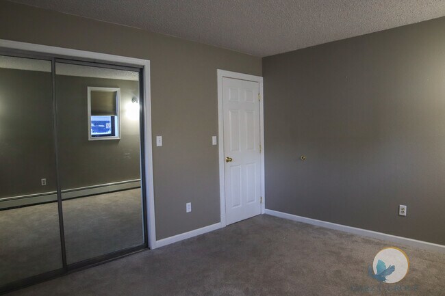 Building Photo - 16 Glacier Ave