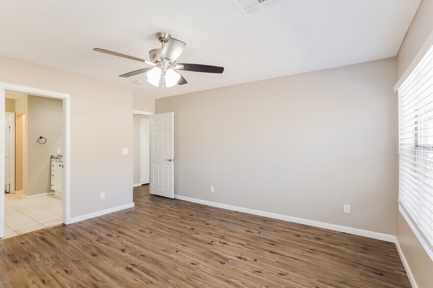 Building Photo - 4218 W Creedance Blvd