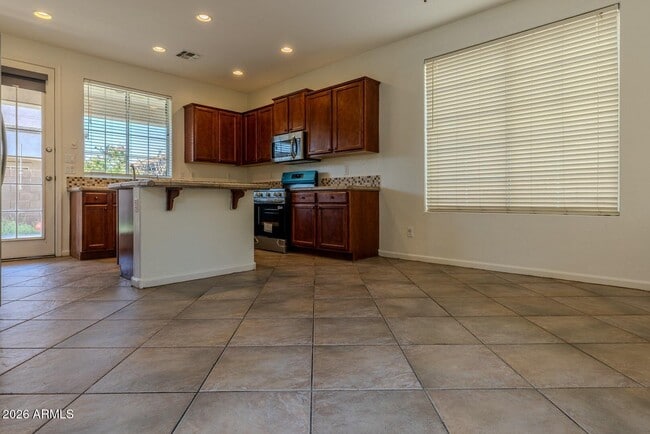 Building Photo - 2051 E Carla Vista Dr