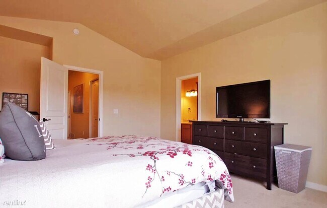 Building Photo - 2 br, 2.5 bath Condo - Cook Inlet Townhomes