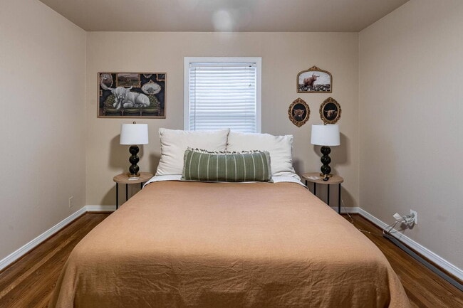 Building Photo - Move In Special of half off the first mont...