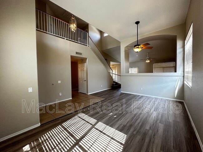 Building Photo - 971 S Meadows Dr