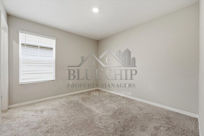 Building Photo - 12937 Camarillo Pl