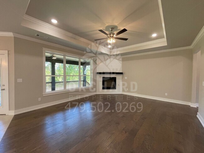 Building Photo - Bella Vista- Single-Family Home- Sought After Creekwood Plan