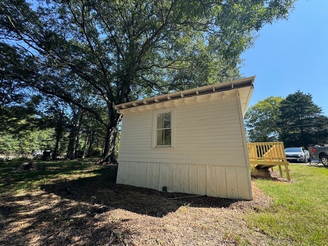 Building Photo - Renovated 3/1 House in North Rome- $1,095