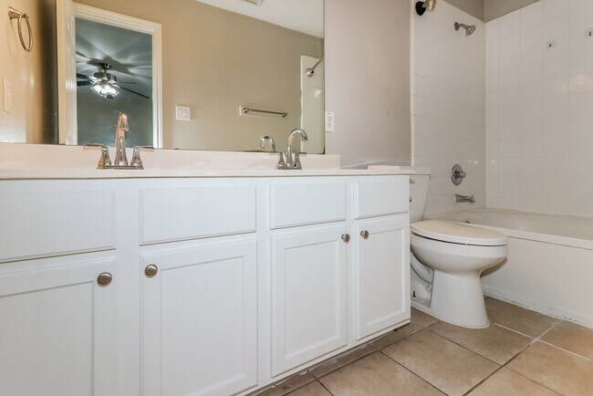 Building Photo - 5006 Roth Forest Ln