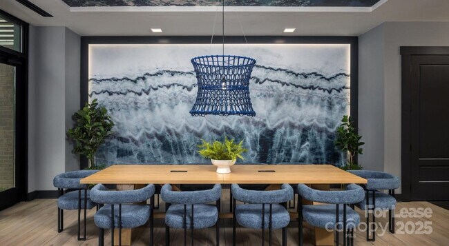 Building Photo - 2220 Wilkinson Blvd