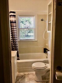 Building Photo - Charming 2 Bd Farmhouse on 1.12 Acres With...