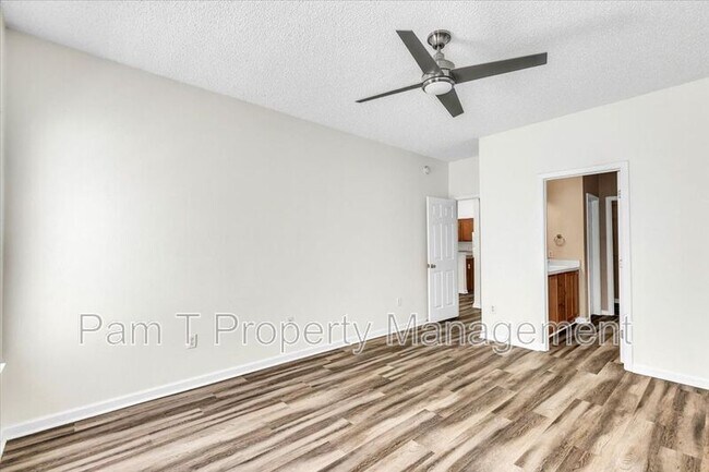 Building Photo - 3 Falkland Ave