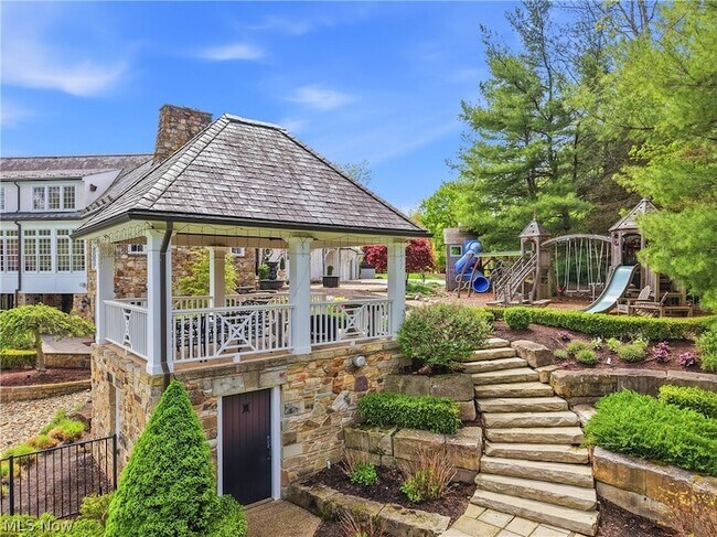 Building Photo - 809 Village Trail