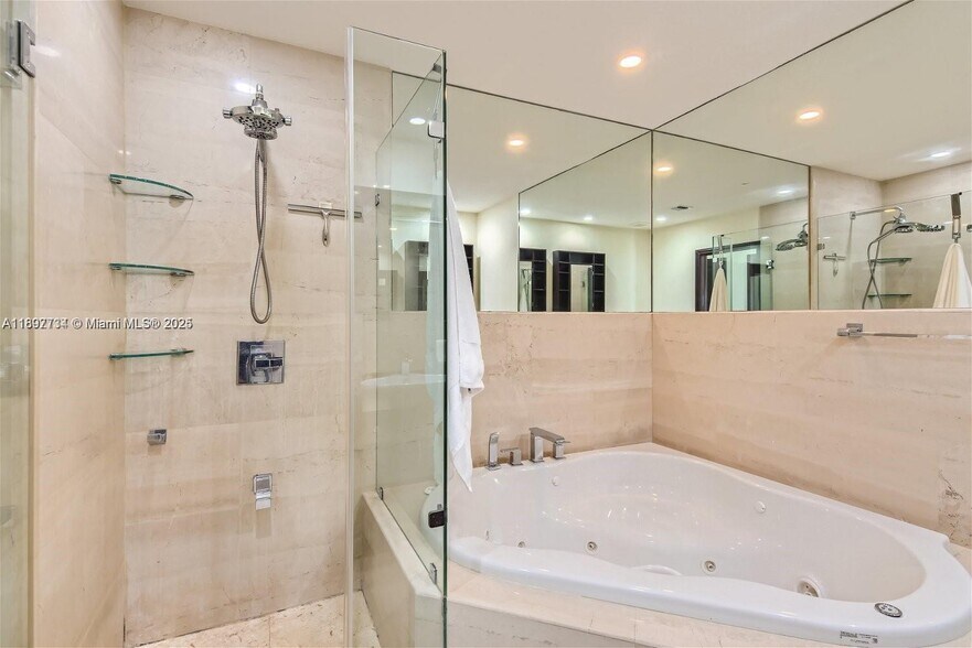 Building Photo - 3864 NE 167th St