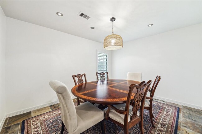 Building Photo - 8017 W Oakwood Ct