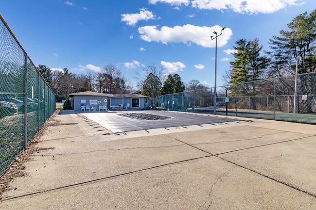 Building Photo - 72 Buddington Rd