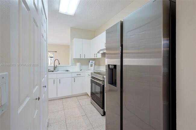 Building Photo - 16111 Emerald Cove Rd