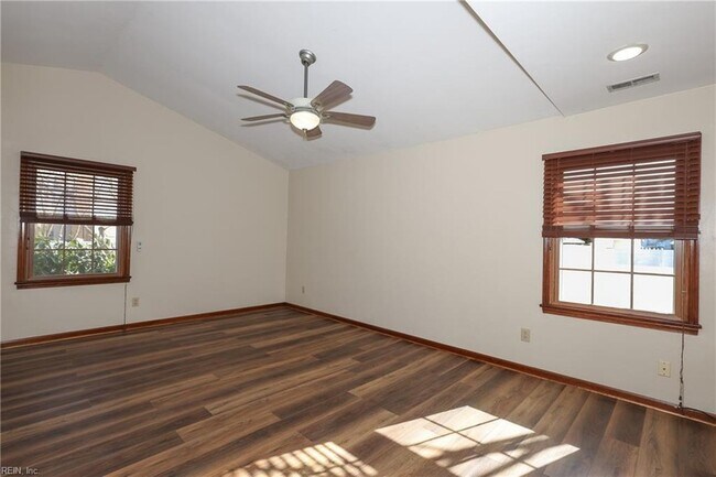 Building Photo - 1008 Hollins College Ct