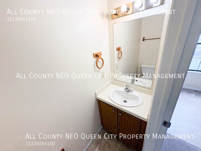 Building Photo - 2745 Brookshire Ln