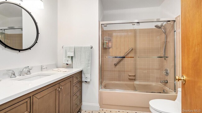 Building Photo - 3 Debbie Trail