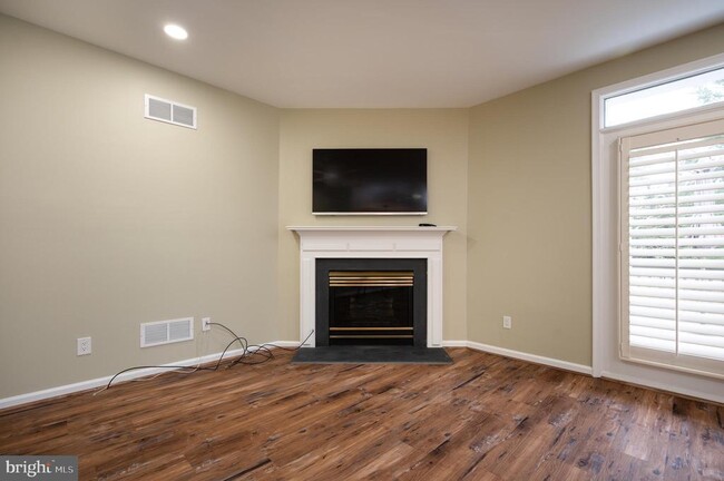 Building Photo - 110 Talleyrand Dr