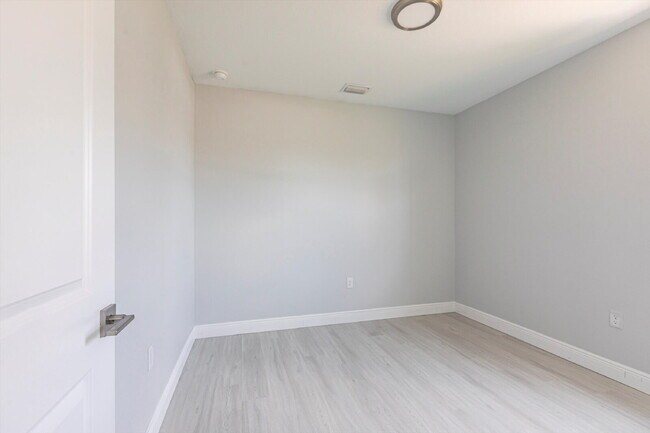 Building Photo - BRAND NEW Construction, 3 bed / 2 bath Rent-Ready Home in Port Charlotte!