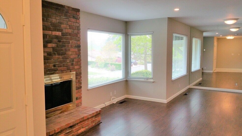 Building Photo - 29 Thorndale Pl