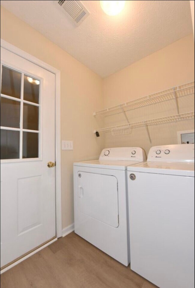 Building Photo - 2428 E University Dr