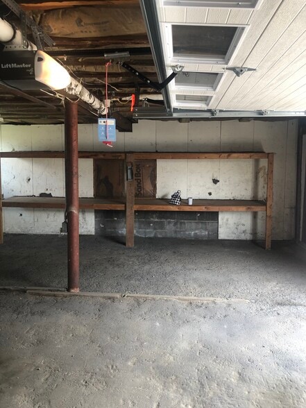 Building Photo - 728 W 3rd St