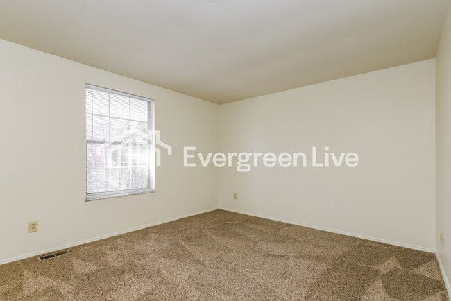 Building Photo - 7959 Mt Hood